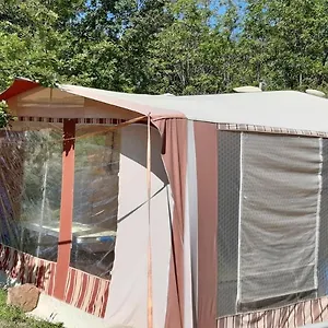  Séjour chez l'habitant Caravane mas des chênes France
